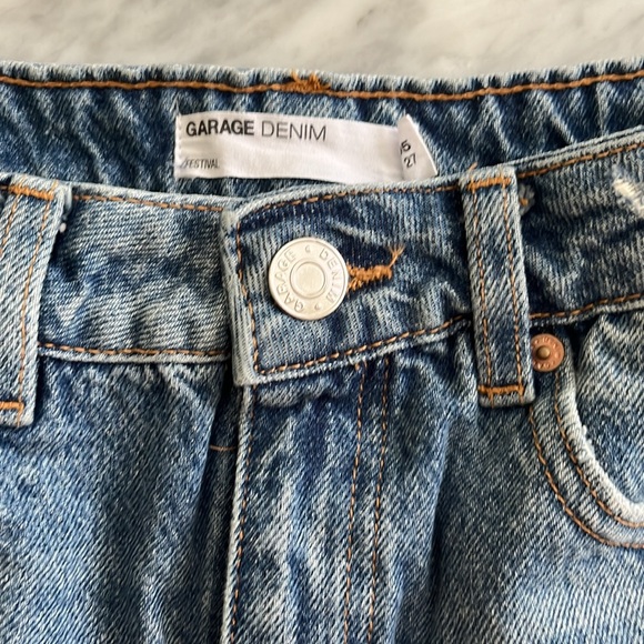 GARAGE “ Festival” shorts ! Like new! Size 27 (5) Medium denim wash. - Picture 3 of 3